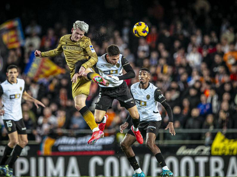 星空体育官网入口-罗马战胜强敌，争夺欧冠资格积极向上的简单介绍